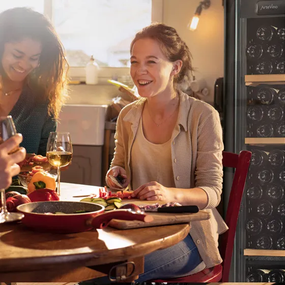 repas entre amies avec cave à vin de vieillissement artevino